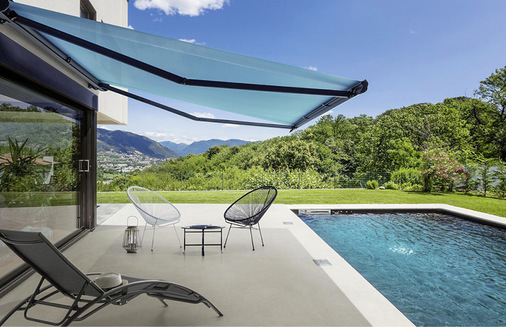 Ein Schwerpunkt beim außenliegenden Sonnenschutz werden auch die aktuellen Soltis Materialien für den Einsatz auf Markisen und ­Pergolen sein.