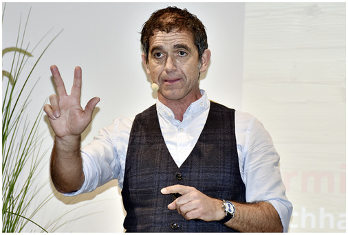 Der Speaker, Trainer und Coach Armin Leinen ruft mit dem Slogan „Rock dein Handwerk“ dazu  auf,   Kundenbegeisterung  zu leben und die ­Marken­entwicklung erfolgreich und nachhaltig ­umzusetzen.