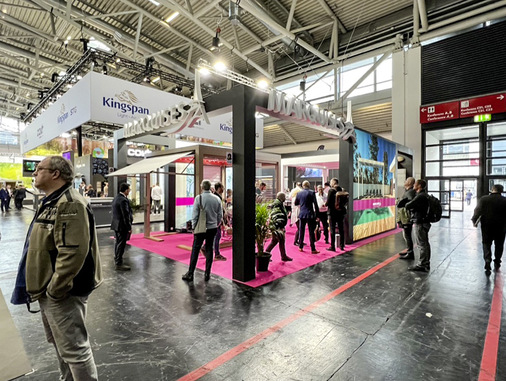 Besucher mussten sich viele Anbieter von Sonnenschutz in den Hallen erlaufen, da eine Online-Suche nach Produkt­bereichen nicht möglich war.