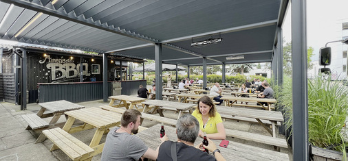 Die zwei mittleren Posten bestehen jeweils aus 4 Posten der Albas, und können ohne Spaltbildung zu einer gemeinsamen formschönen Säule ausgestaltet werden.