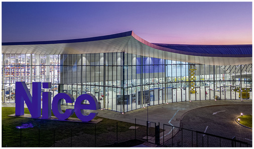 Der Produktionsbereich kommt mit der Kombination aus thermischer Masse und natürlicher Belüftung ohne Kühlung oder Heizung aus.