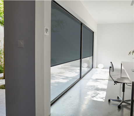 Zehn zeitlos unaufdringliche Farbtöne fügen sich nahtlos in jede Innen- und Außendekoration ein.