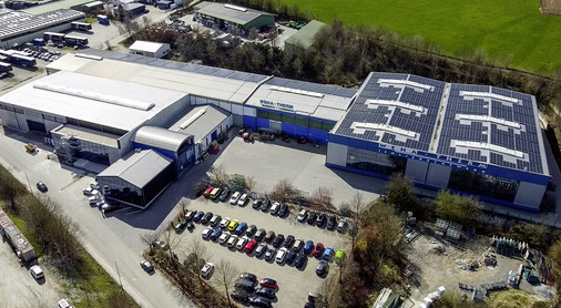 Weha-Therm besitzt drei Werke. Die größte Firmen-Sparte ist Isolierglas mit 350 000 m² verarbeitetem Glas/Jahr. Gefertigt wird auch ISO aus und mit ESG.