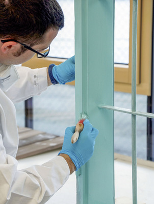 … das klassische Streichverfahren – und zwar nicht nur in Weiß, sondern auch in ­vielen ­weiteren Farbtönen.