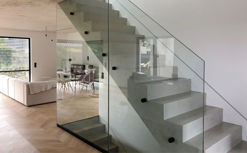 Die Nachfrage nach Interieurgläsern steigt weiter. Aktuell liegen beispielsweise Treppenabtrennungen sowie auch Brüstungsgläser im Trend. 