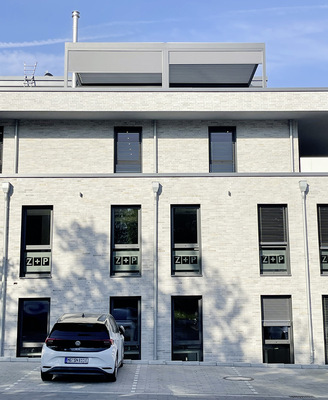 Die Farbauswahl der Alba wurde den Gebäude­strukturen angepasst.