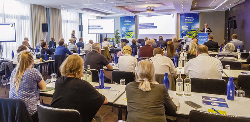 International Media Briefing in Stuttgart zur R+T 2024. Knapp 70 Journalisten zeigen die Wichtigkeit dieser ­Veranstaltung. Die Schlagwörter lauten Energieeffizienz, Nachhaltigkeit, Klimawandel. 