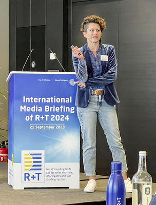 Sandra Musculus, Präsidentin des Industrieverband Technische Textilien - Rollladen - Sonnenschutz (ITRS) stellte vor allem das Thema Nachhaltigkeit in den Vordergrund. - © Foto: Olaf Vögele
