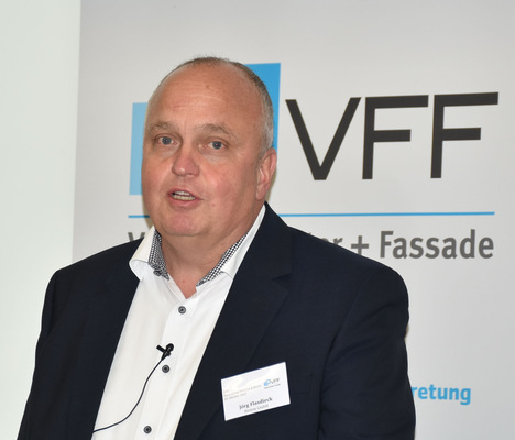 Jörg Flasdieck, Senior Consultant Market Research bei Heinze stellte das neueste Prognose-Material vor.