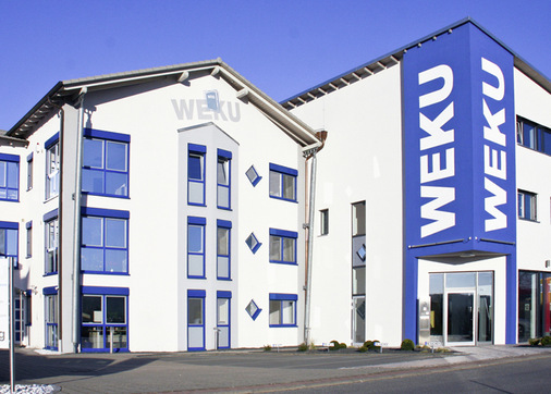 Erfolgreiche Entwicklung: Allein am ­Hauptsitz der ­Weku GmbH und Co. KG in Wertheim sind 180 ­Mitar­beitende beschäftigt.