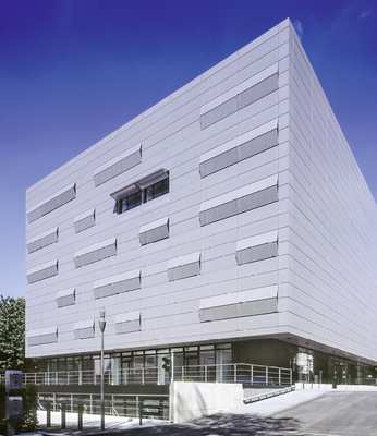 Das vor Kurzem fertiggestellte Laborgebäude des Zentrums für Molekulare Medizin Köln (ZMMK) - © Foto: juergen-schmidt-fotografie.de
