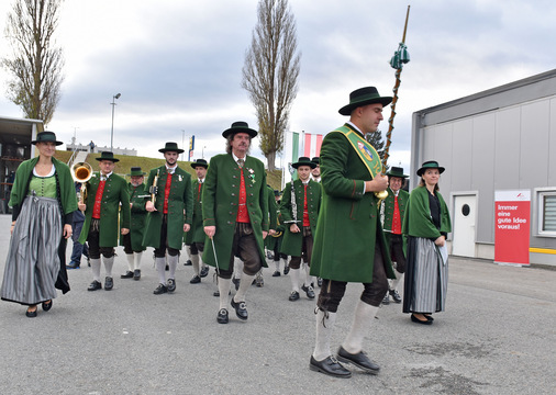  Zünftiger Empfang der Fachpresse direkt am Roto-Werk in Karlsdorf bei Graz.