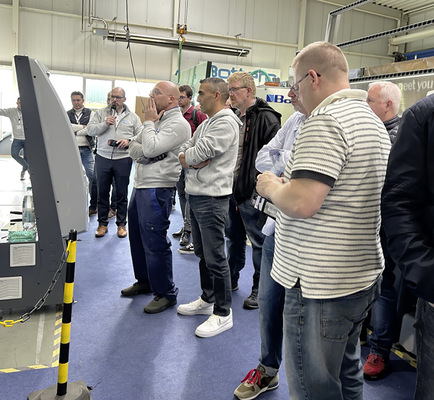 Die Besucher erhielten gute Tipps zum Zuschnitt, unter anderem auch von Bottero Partner Bohle.