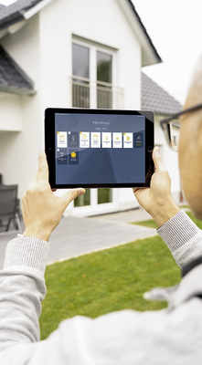  Durch die Anbindung an Ihr Smart Home System haben Sie die volle ­Kontrolle über das Terrassendach.