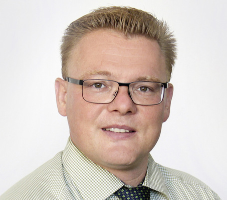  Dipl.-Ing. (FH) Martin Heßler ist seit 2005 Mitarbeiter am ift Rosenheim. Er arbeitet als Projektingenieur im Bereich Montage und Baukörperanschlüsse