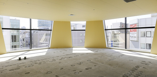 Um eine maximale Energieeffizienz und höchste Tageslichtwerte sicherzustellen, entschieden sich die ­Architekten für Fassadengläser im 3-fach-Aufbau aus dem Saint-Gobain Glas Eclaz One II mit dem Warme ­Kante-Abstandhalter Swisspacer Ultimate.