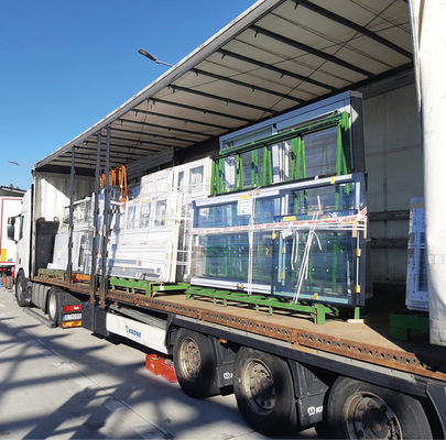 Gestelle können nicht nur schnell auf­gefunden ­werden, auch ihr Status ob „frei“, „verplant“, „­beschädigt“ oder „beladen“ ist bekannt