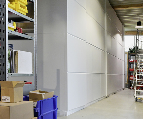  Das Vertikallager muss auf der Rückseite zur Wartung nicht geöffnet werden.