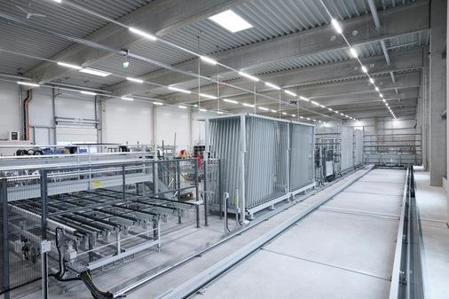  Der Logistik Shuttle von Urban ist Teil der neuen Maschinenausstattung bei Peine.