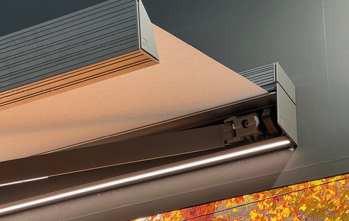  Die Gelenkmarkisen werden vollständig von BT Group entworfen und hergestellt. Sie bieten einen wirksamen Sonnenschutz und fügen sich harmonisch in alle Gebäude. 