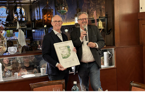 Andreas Herzog (l.) wurde für seine langjährige BF Mitgliedschaft geehrt - © Foto: Matthias Rehberger / GW
