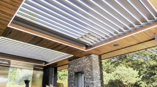  Nachts wird Alba mit dem integrierbaren LED-Beleuchtungssystem mit regulierbarer Lichtintensität erleuchtet, und ein angenehmes Ambiente schafft.