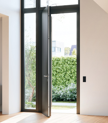  Durch die freie Kombinierbarkeit sämtlicher Upgrades lässt sich die Mehrfachverriegelung BS 3700 bedarfsgerecht auslegen – vom optionalen A-Öffner bis zu den Anschlussstulpen für 3 m hohe Türen.