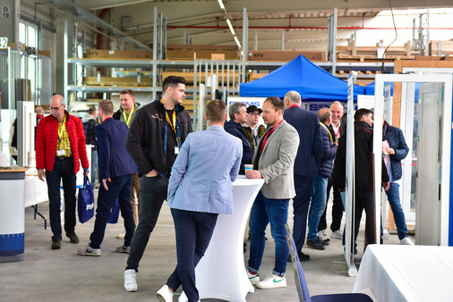  Die Infotage bei Siems sind ein jährlicher Fixtermin für alle Händlerkunden. Zum diesjährigen Branchenhighlight kamen mehr als 450 Teilnehmer.