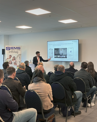  Maximilian Blaske aus dem Salamander Produktmanagement stellte den strategischen Ansatz und das Potential vom neuen Salamander myWindow Markenauftritt vor.