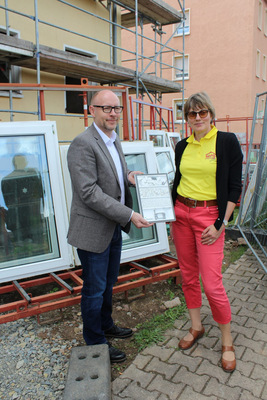 Bauherrin Andrea Abicht im Austausch mit Rewindo-Geschäftsührer Michael Vetter