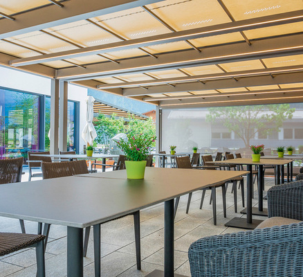 In der Gastronomie sind vor allem große freitragende Baugrößen gefragt, um möglichst wenige Einschränkungen bei der Platzierung von Tischen und Stühlen zu haben.