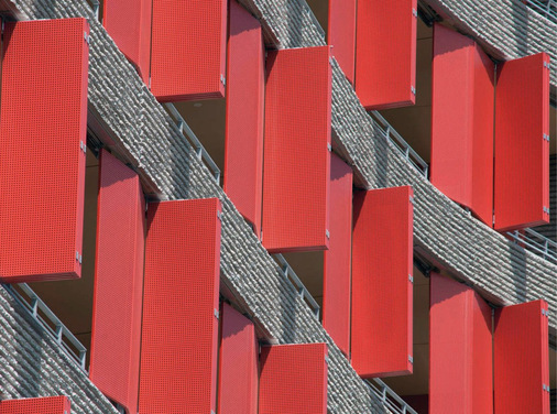 In Metall ausgeführte Sonnenschutz sind bei der Betrachtung hinsichtlich Brandschutz eine sichere Variante.