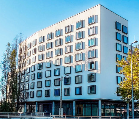 84 Kastenfenster mit integrierten Schiebe-Systemen SL 20e und Schiebe-Dreh-­Systemen SL 25 …