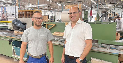 Gehört auch zum Führungsteam: Benjamin (l.) Braun stellt auch die 3. Generation dar und ist in der Produktion im Einsatz.