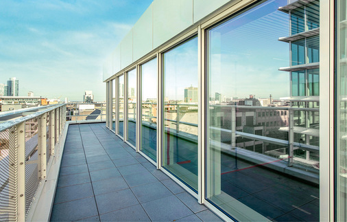 Das Projekt Belnine in Belgien wurde mit Fineo Hybrid realisiert – das Vakuumglas wurde in eine 2-fach-Isolierglasscheibe integriert und dabeu konnte ein U-Wert von 0,4 W/m2 K erreicht werden.