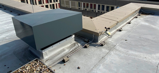 In dieser Einbau­situation kann der Windwächter die freie, ungestörte Wind­strömung nicht messen.