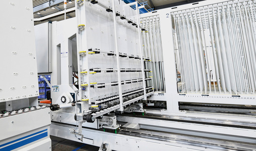 Im Mittelpunkt der Messepräsentation steht eine  von Forel patentierte Technik, die eine präzise Platzierung TPS-Spacern ermöglicht, inklusive Dimensionskontrolle und integrierten Scheibenpuffer.