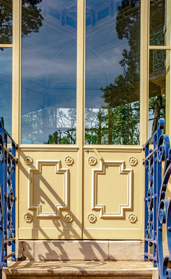 Der Ug -Wert des verwendeten Glastyps Fineo 8 SC 73/39 beträgt 0,7 W/(m2 K).