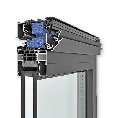 Die natürliche Frischluftzufuhr erfolgt über die Fensterlüftungen Invisivent AIR Light. Dieses System integriert die Lüftung in die Fensterrahmen und erfordert keine regelmäßige Filterreinigung.