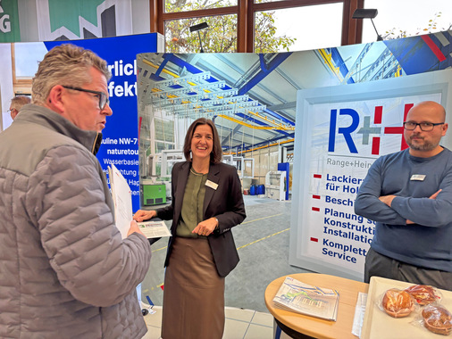 Umfassende Ausstellung auf dem CNC-Forum von Weinig (hier der Stand von Range+Heine)