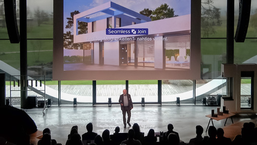 Beim ausgebuchten HÖHBAUER Partnertag sammelten sich über 150 Teilnehmer im Auditorium des Loxone Campus – einer inspirierenden Location mitten im österreichischen Mühlviertel.