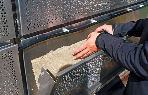 Die Kassetten enthalten spezielle Matten als Substrat, das Pflanzensamen aufnimmt und ihnen Halt bietet.