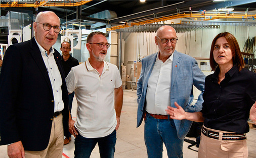 Abnahme (v.li.): Helmut Hilzinger, Jean-Pierre Rohfritsch (GF Frankreich hilzinger Gruppe), Hans-Werner Hilzinger (langjährig Präsident hilzinger Frankreich), Claudia Max-Heine