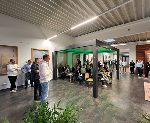 Im November hat Erhardt zu insgesamt vier exclusiven Veranstaltungen Fach­betriebe und Kunden aus der Rollladen- und Sonnenschutzbranche eingeladen.