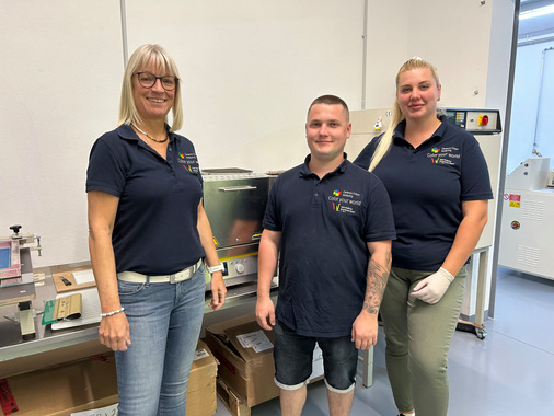 Andrea Birnbach, und ihr Laborteam