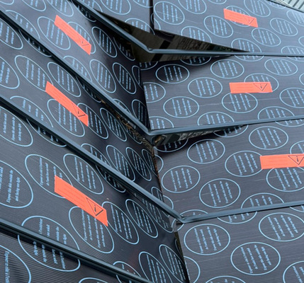 Die inneren Tragprofile haben bei einer Last von ca. 32 kg innerhalb von einer Zeit von 1,5 Sekunden versagt.