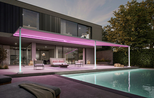 markilux bietet alle seine Markisenmodelle, die sich mit LED-Technik ausstatten lassen, ab Anfang 2025 mit warmweißem und farbigem Licht an.