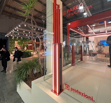 Mit Pareo Up präsentierte Protezioni eine innovative dreiteilige Glaswindschutzlösung mit Up-&-Down-System .