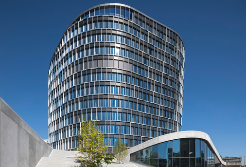 Der Ipanema Büroturm in Hamburg ist mit Infrastop Fassadengläsern ausgestattet.