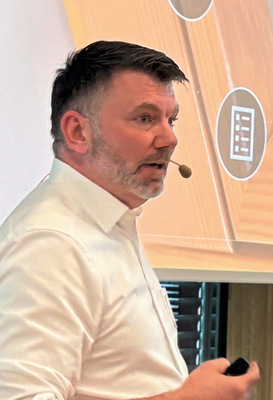 Jürgen Huber von der Biss ID stellt die Branchen­lösung ID4Win vor.